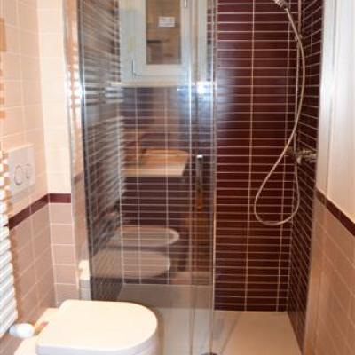 Ristrutturazione Bagno Con Fornitura E Posa Ceramiche Piatto Doccia Box Doccia In Vetro Cristallo 6mm Colonna Doccia Termostatica