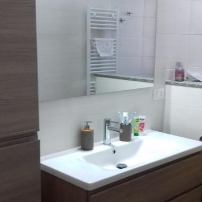 Ristrutturazione Bagno Con Forniture E Pose Mobile Bagno Termoarredo Miscelatori Ceramiche E Sanitari